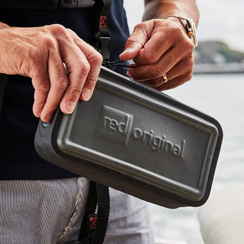 Why A Waterproof Pouch Is The Ultimate Holiday Accessory?