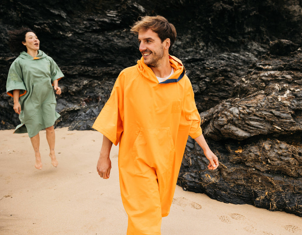 Which Red Equipment Changing Robe Is The Best Beach Robe?
