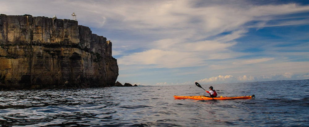 5 Sea Kayak Safety Tips For Beginners & Professionals